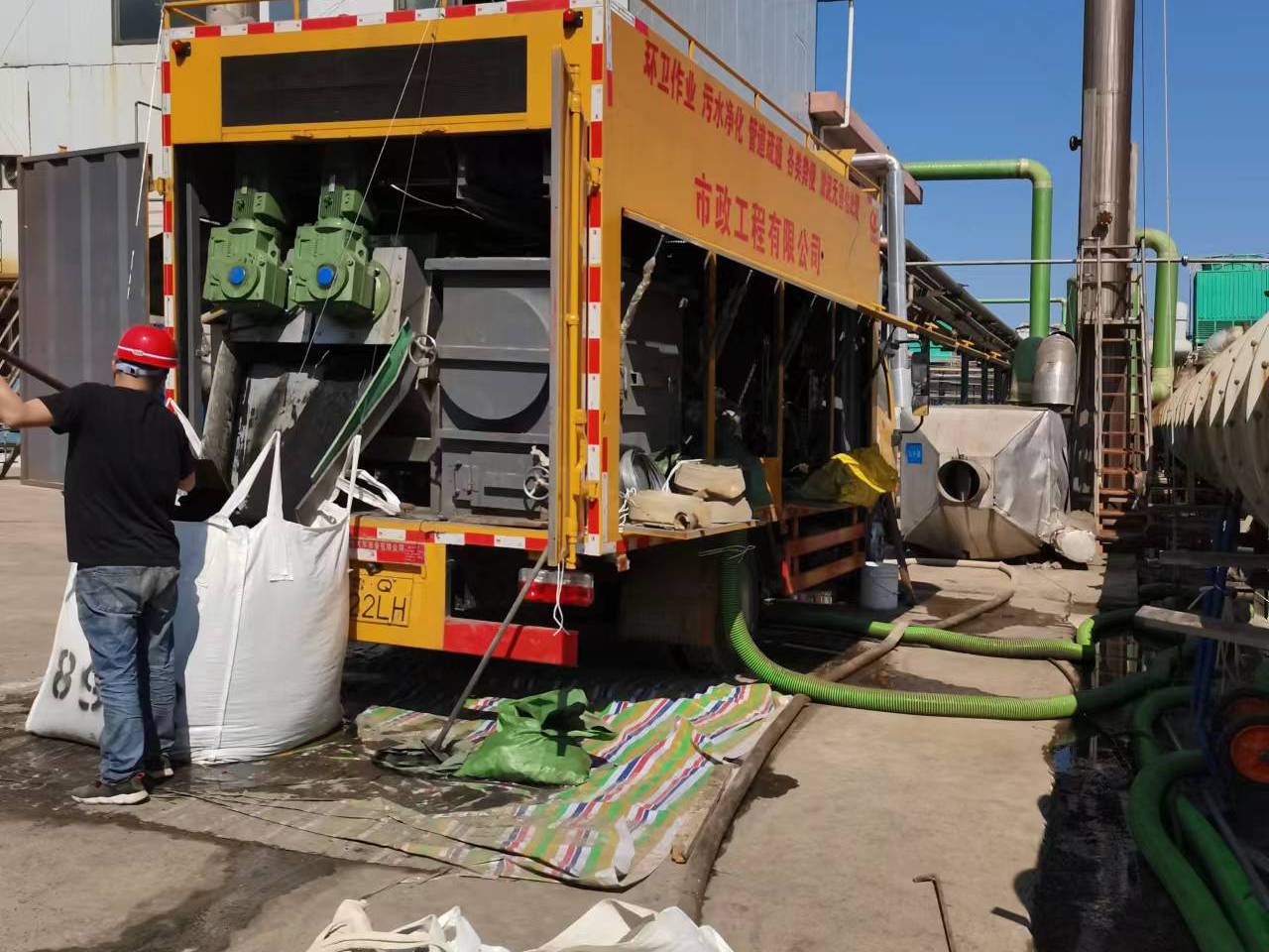 朝天淤泥压干处理