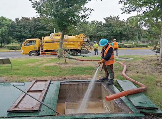 朝天化油池清理